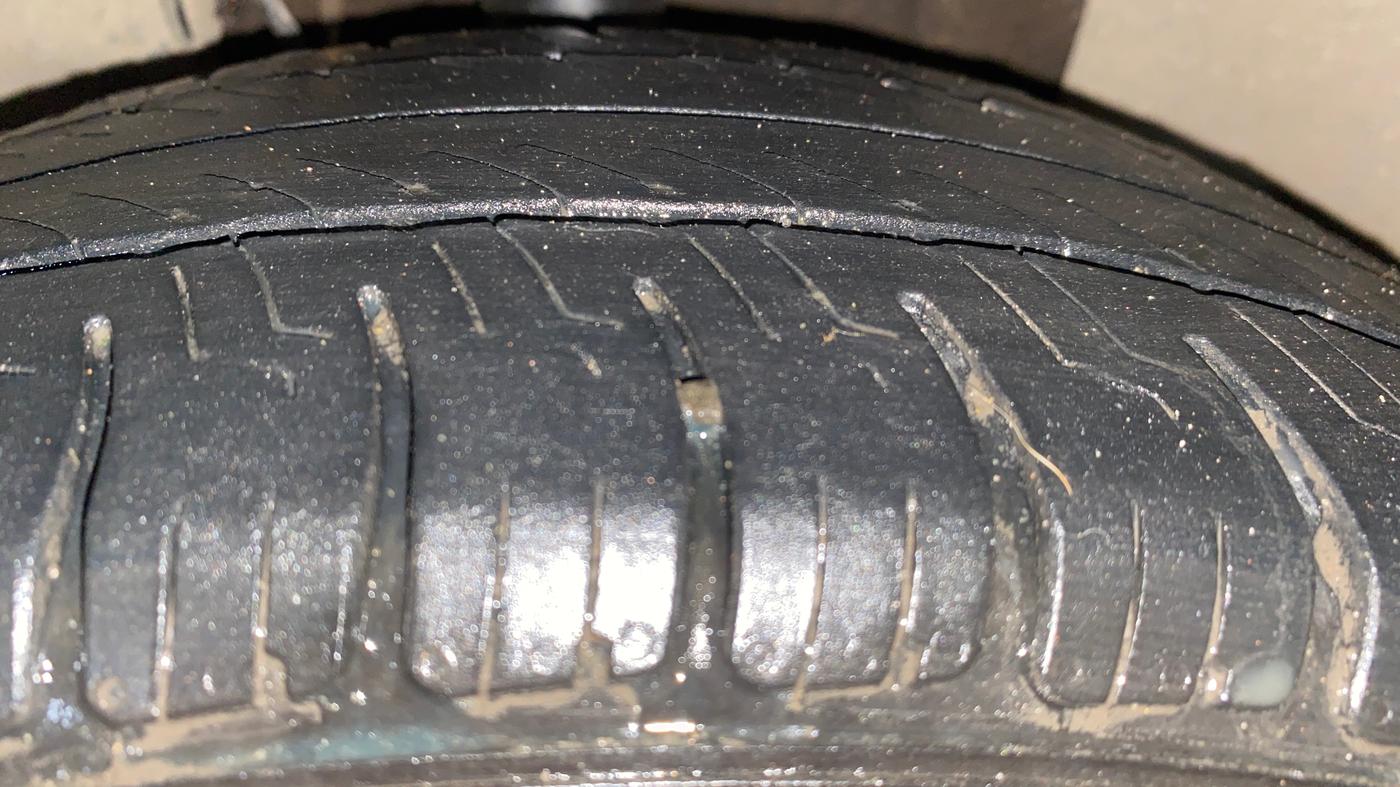 2018 Tata Tiago XZ PETROL, Petrol, Manual, 89,896 km, Left Front Tyre Tread