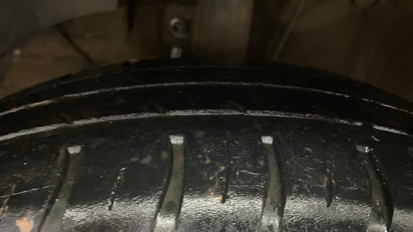 2018 Maruti Swift VXI, Petrol, Manual, 24,164 km, Left Front Tyre Tread