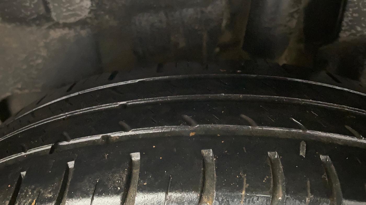 2018 Maruti Swift VXI, Petrol, Manual, 24,164 km, Left Rear Tyre Tread