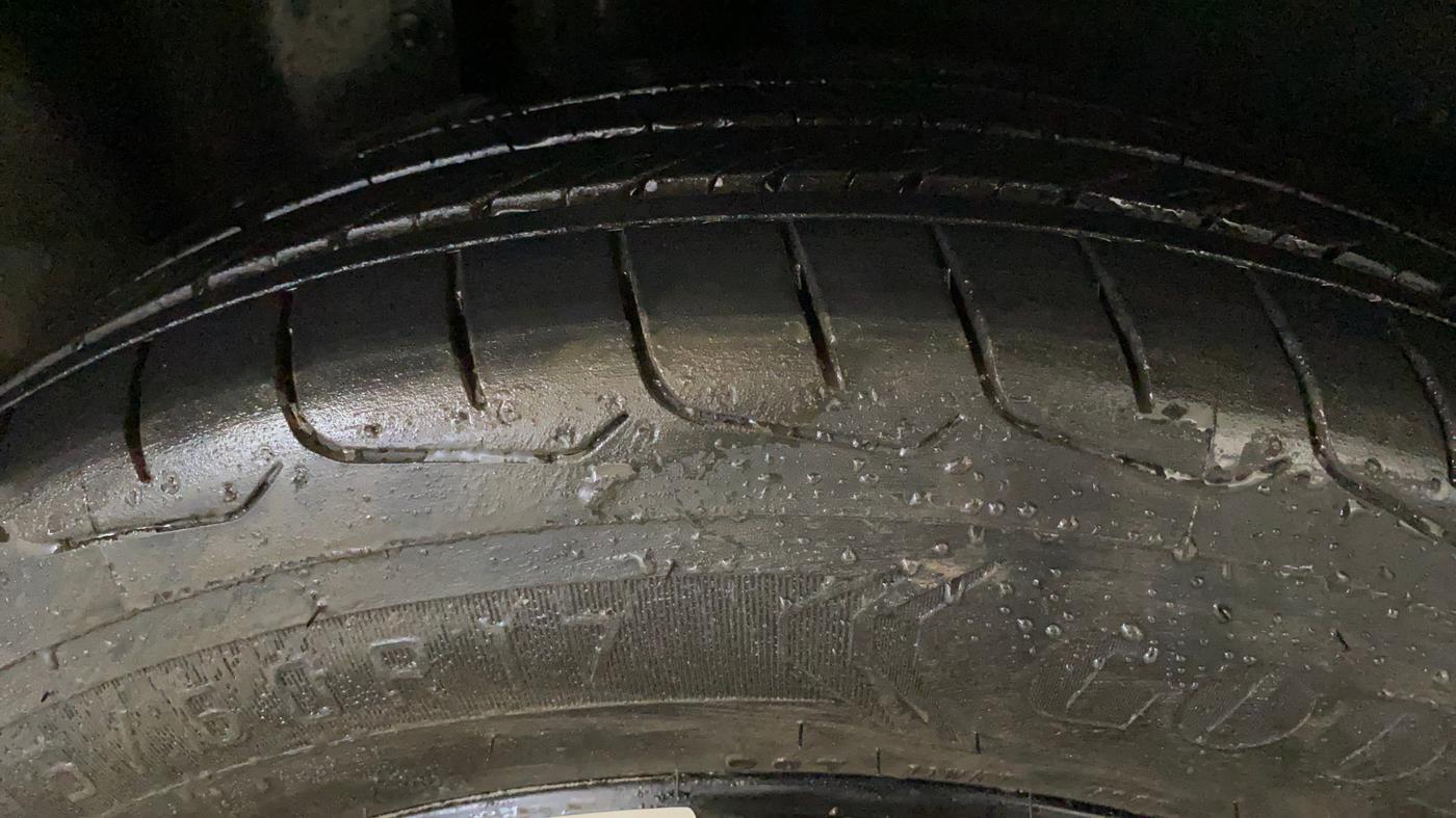2020 MG HECTOR PLUS SHARP 1.5 PETROL TURBO HYBRID MT 6-STR, Petrol, Manual, 70,261 km, Right Rear Tyre Tread