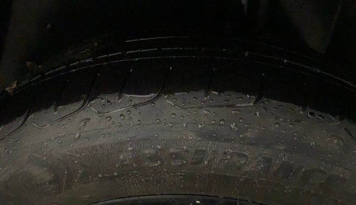 2020 MG HECTOR PLUS SHARP 1.5 PETROL TURBO HYBRID MT 6-STR, Petrol, Manual, 70,261 km, Left Rear Tyre Tread