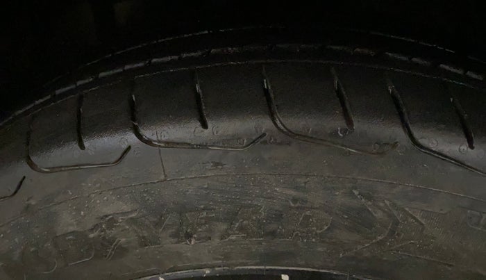 2020 MG HECTOR PLUS SHARP 1.5 PETROL TURBO HYBRID MT 6-STR, Petrol, Manual, 70,261 km, Left Front Tyre Tread