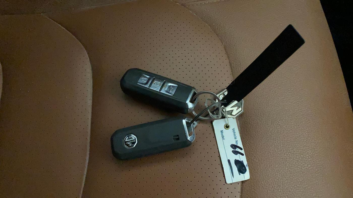 2020 MG HECTOR PLUS SHARP 1.5 PETROL TURBO HYBRID MT 6-STR, Petrol, Manual, 70,261 km, Key Close Up