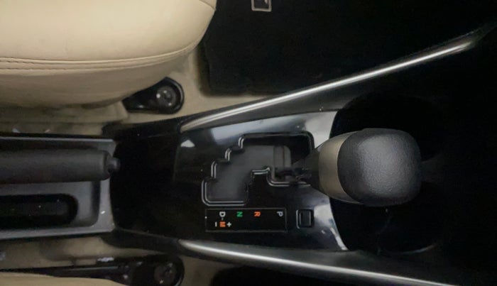 2018 Toyota YARIS G CVT, Petrol, Automatic, 36,071 km, Gear Lever