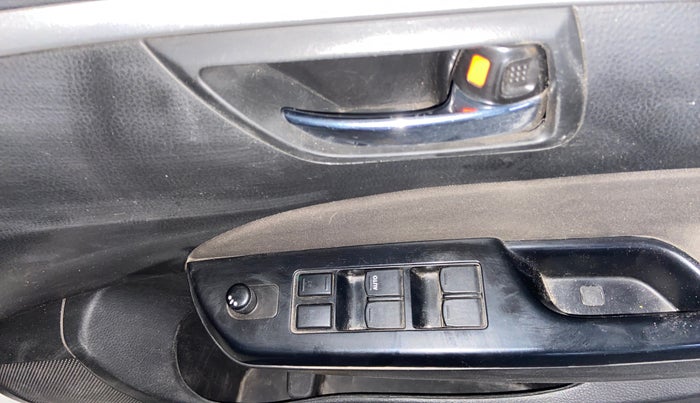 2014 Maruti Swift VXI, Petrol, Manual, 1,38,009 km, Driver Side Door Panels Control