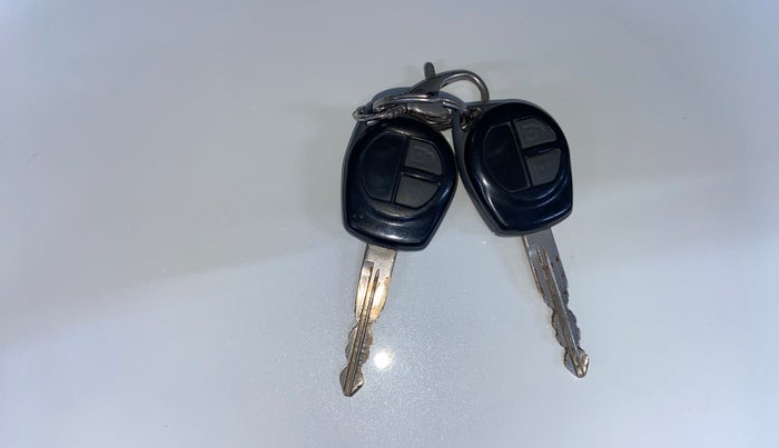 2014 Maruti Swift VXI, Petrol, Manual, 1,38,009 km, Key Close Up