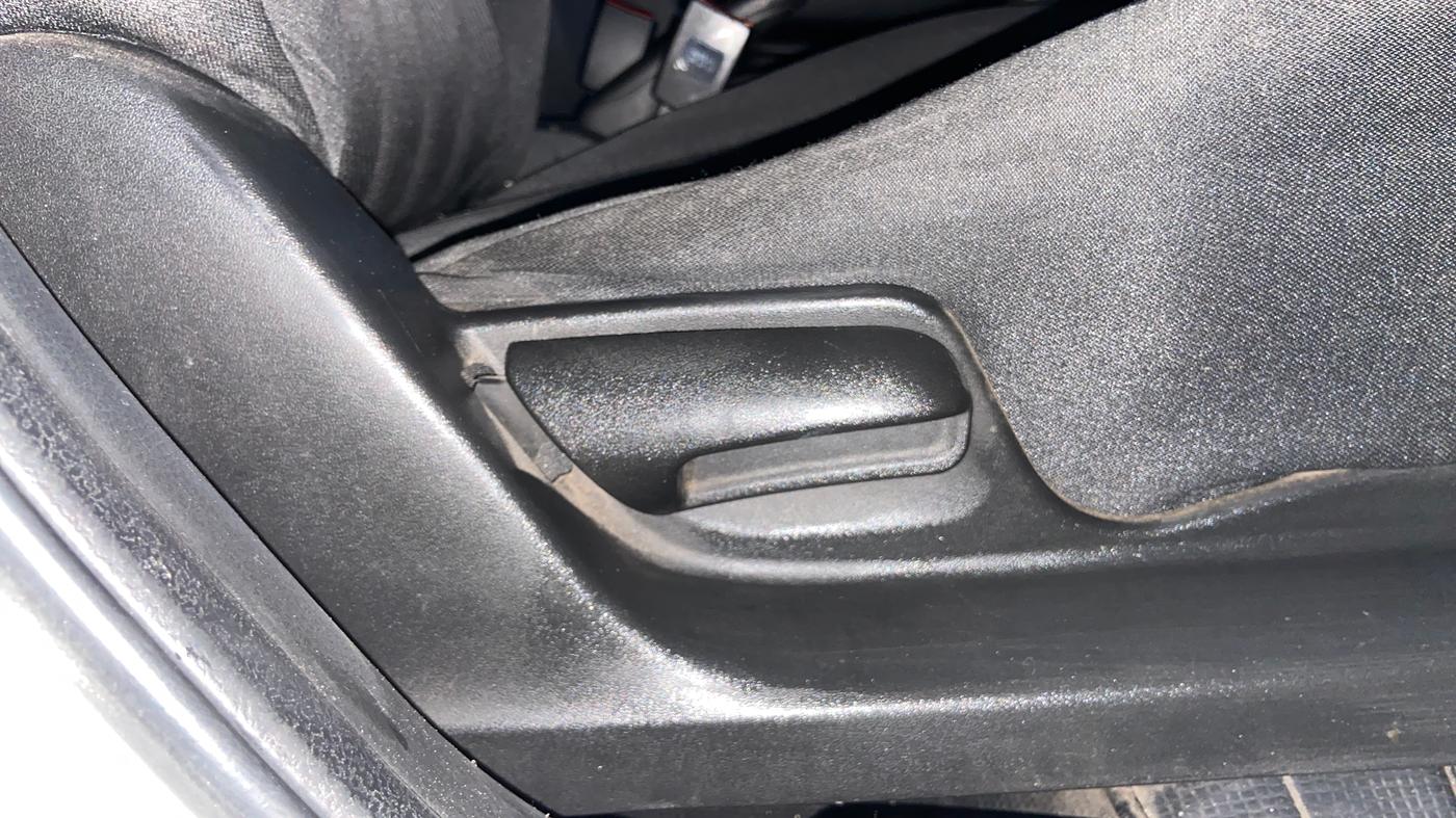 2014 Maruti Swift VXI, Petrol, Manual, 1,38,009 km, Driver Side Adjustment Panel
