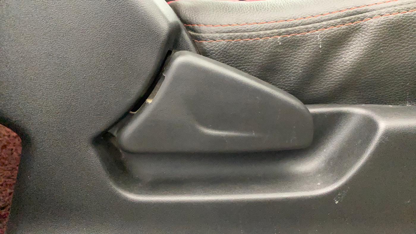 2019 Datsun Redi Go T (O), Petrol, Manual, 99,913 km, Driver Side Adjustment Panel