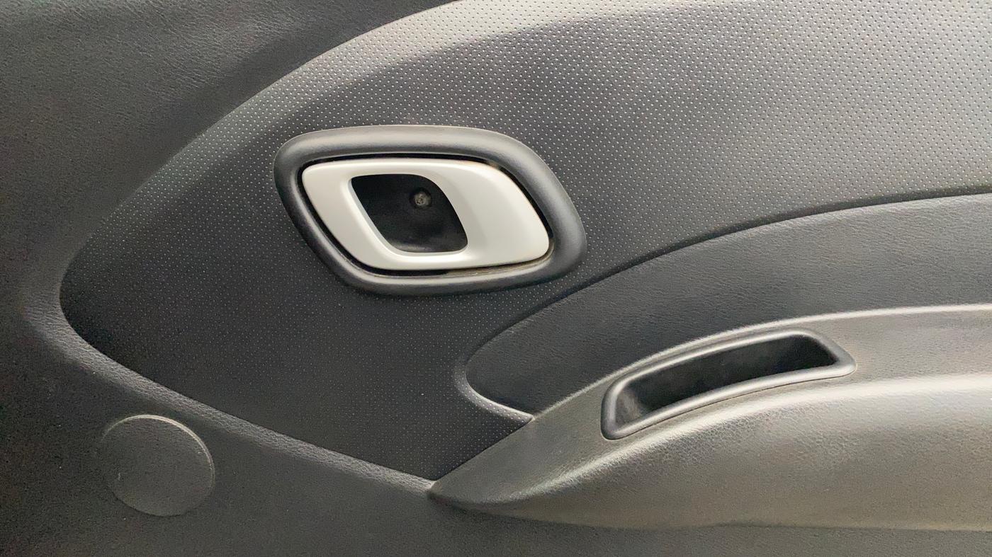2019 Datsun Redi Go T (O), Petrol, Manual, 99,913 km, Driver Side Door Panels Control