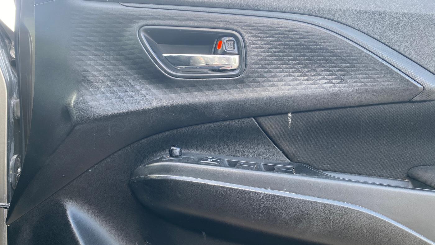 2025 Maruti Swift VXi, Petrol, Manual, 44,880 km, Driver Side Door Panels Control