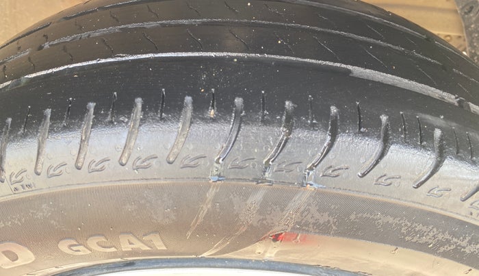 2025 Maruti Swift VXi, Petrol, Manual, 44,880 km, Right Front Tyre Tread