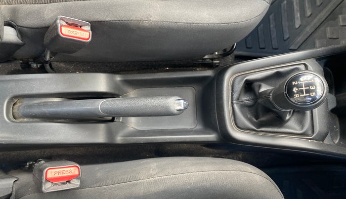 2025 Maruti Swift VXi, Petrol, Manual, 44,880 km, Gear Lever