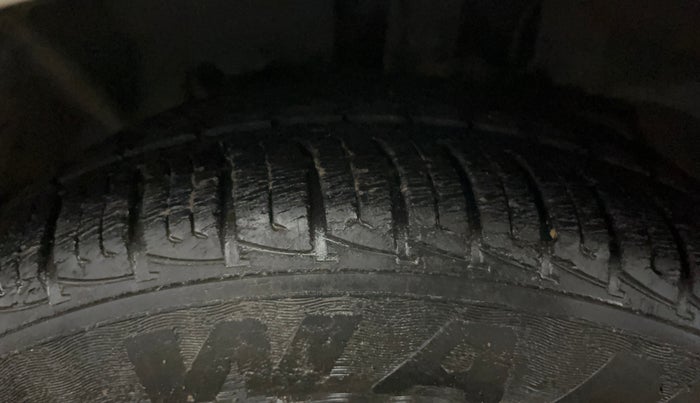 2014 Ford Ecosport TITANIUM 1.5L PETROL AT, Petrol, Automatic, 90,448 km, Left Front Tyre Tread