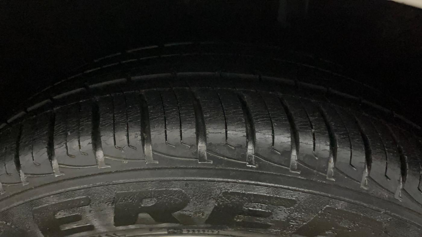 2014 Ford Ecosport TITANIUM 1.5L PETROL AT, Petrol, Automatic, 90,806 km, Left Rear Tyre Tread