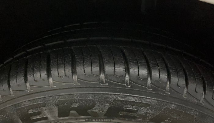 2014 Ford Ecosport TITANIUM 1.5L PETROL AT, Petrol, Automatic, 90,448 km, Left Rear Tyre Tread