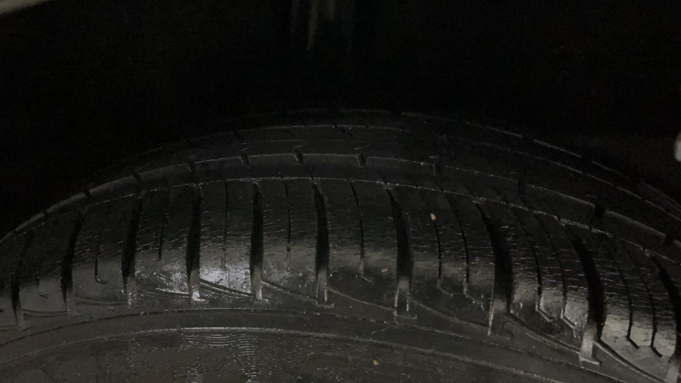 2014 Ford Ecosport TITANIUM 1.5L PETROL AT, Petrol, Automatic, 90,806 km, Right Rear Tyre Tread