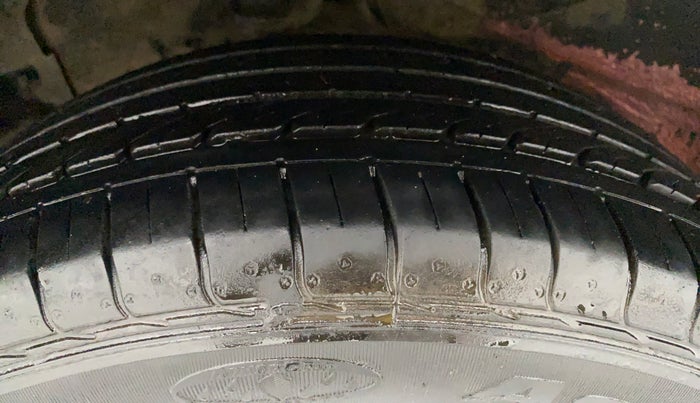 2018 Tata NEXON XZ PETROL, CNG, Manual, 73,283 km, Right Rear Tyre Tread