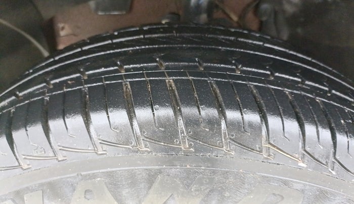 2019 Renault Duster RXS PETROL, Petrol, Manual, 56,297 km, Left Front Tyre Tread