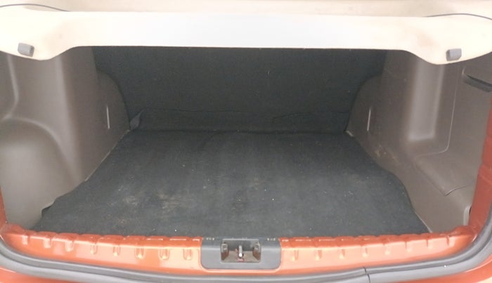 2019 Renault Duster RXS PETROL, Petrol, Manual, 56,297 km, Boot Inside