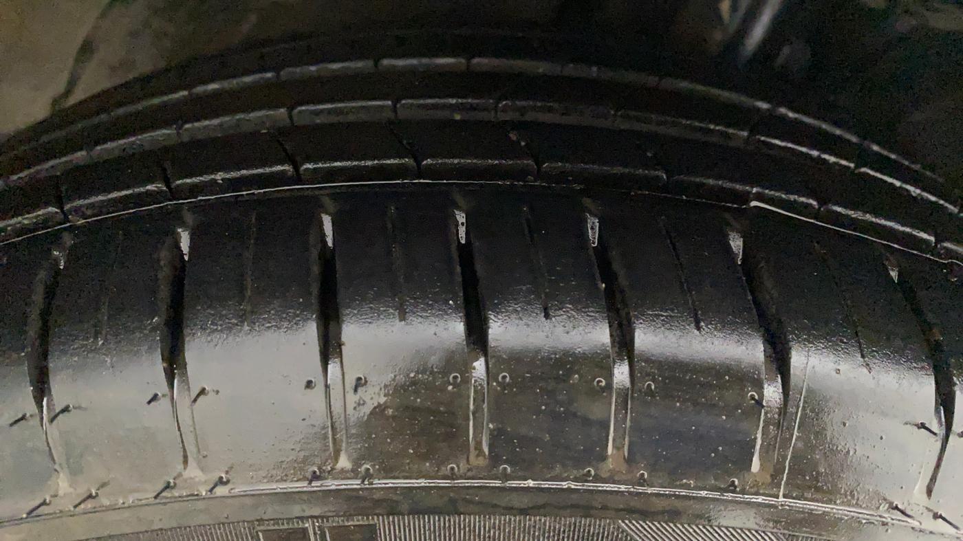 2019 Toyota Glanza V CVT, Petrol, Automatic, 27,730 km, Right Rear Tyre Tread