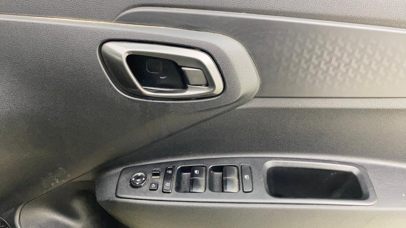 2023 Hyundai EXTER SX(O) CONNECT 1.2 AMT DUAL TONE, Petrol, Automatic, 71,738 km, Driver Side Door Panels Control