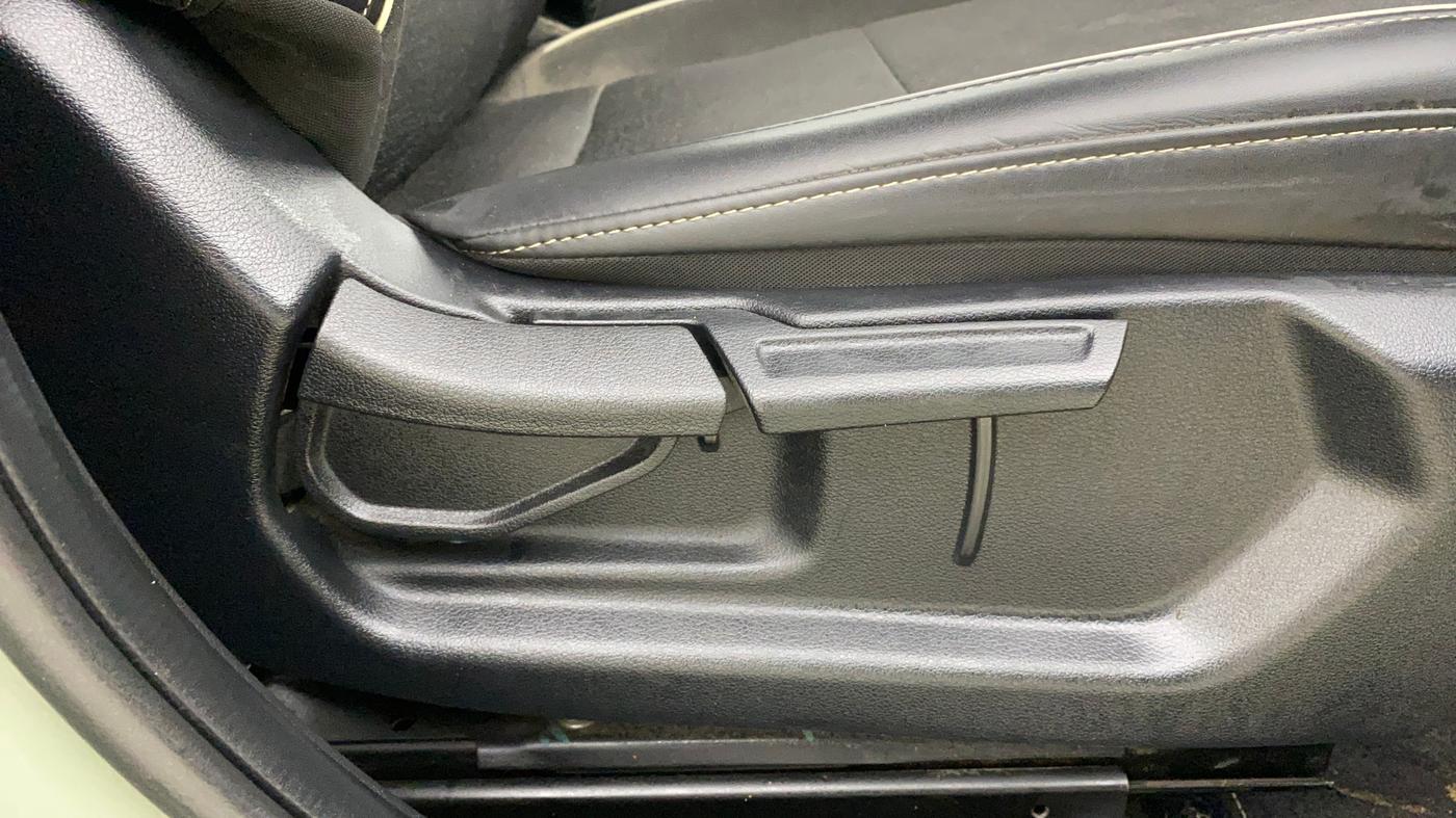 2023 Hyundai EXTER SX(O) CONNECT 1.2 AMT DUAL TONE, Petrol, Automatic, 71,738 km, Driver Side Adjustment Panel
