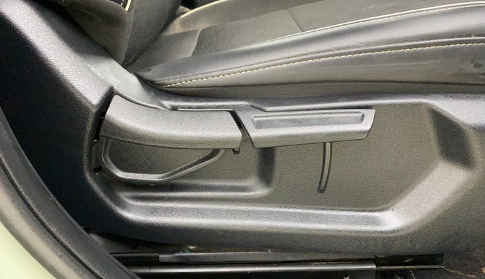 2023 Hyundai EXTER SX(O) CONNECT 1.2 AMT DUAL TONE, Petrol, Automatic, 71,738 km, Driver Side Adjustment Panel