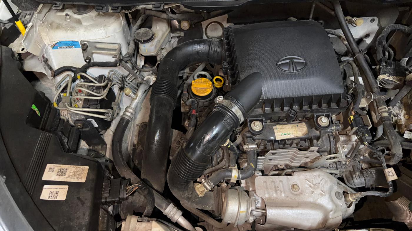 2023 Tata NEXON XMA PLUS SUNROOF PETROL, Petrol, Automatic, 14,457 km, Engine View - Right