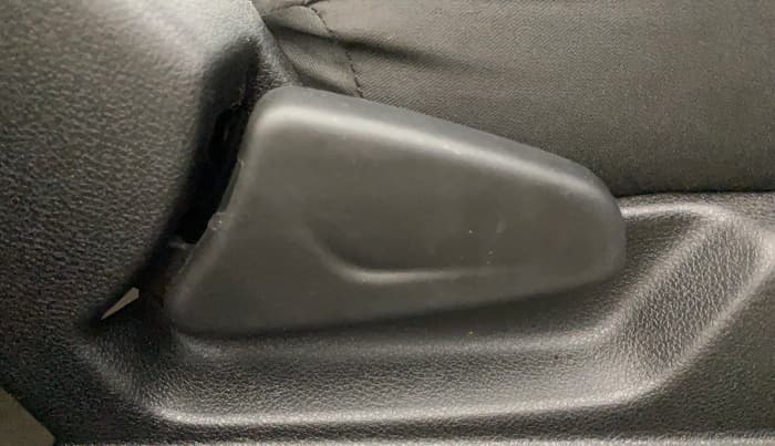 2024 Renault Kwid RXL(O) 1.0L AMT, Petrol, Automatic, 11,861 km, Driver Side Adjustment Panel