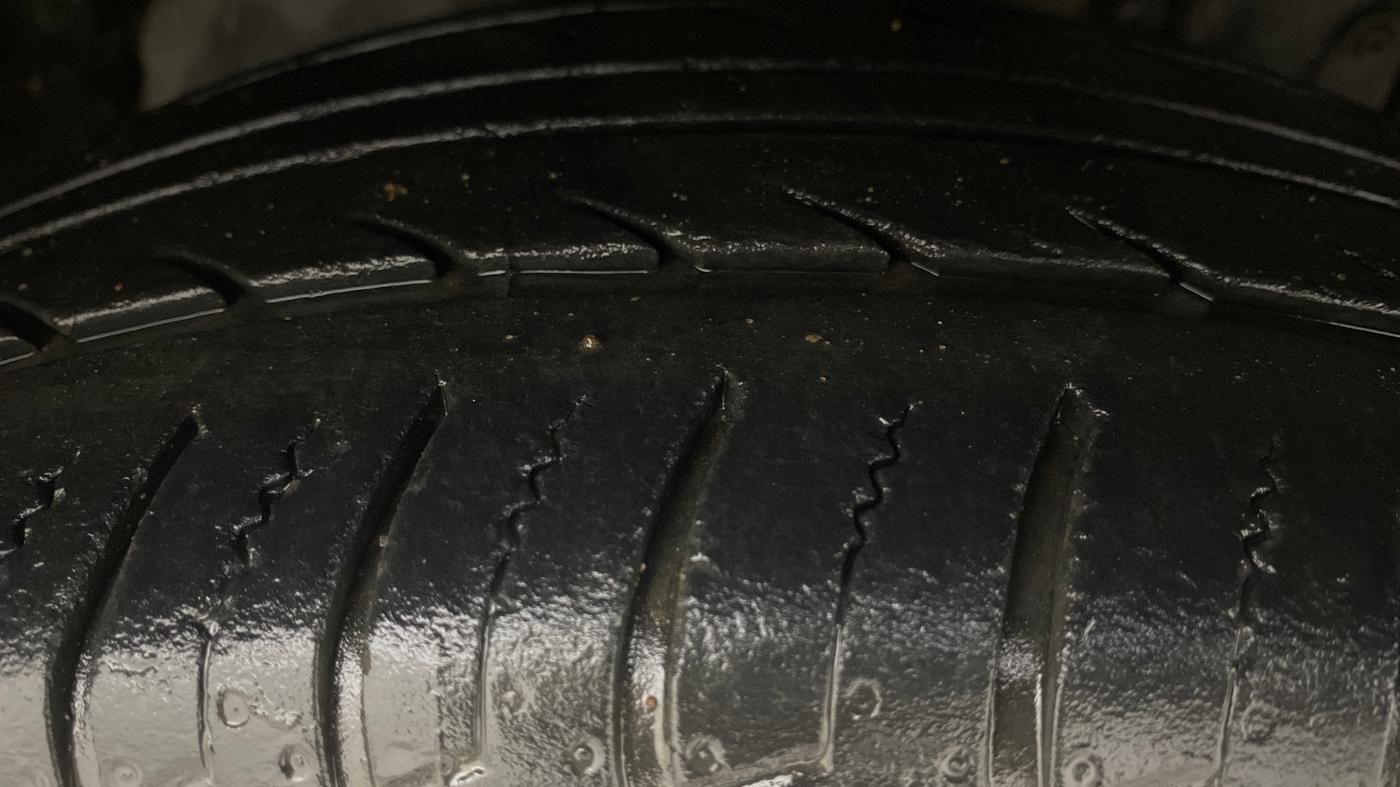 2015 Ford Ecosport TITANIUM 1.5L DIESEL, Diesel, Manual, 97,762 km, Right Front Tyre Tread