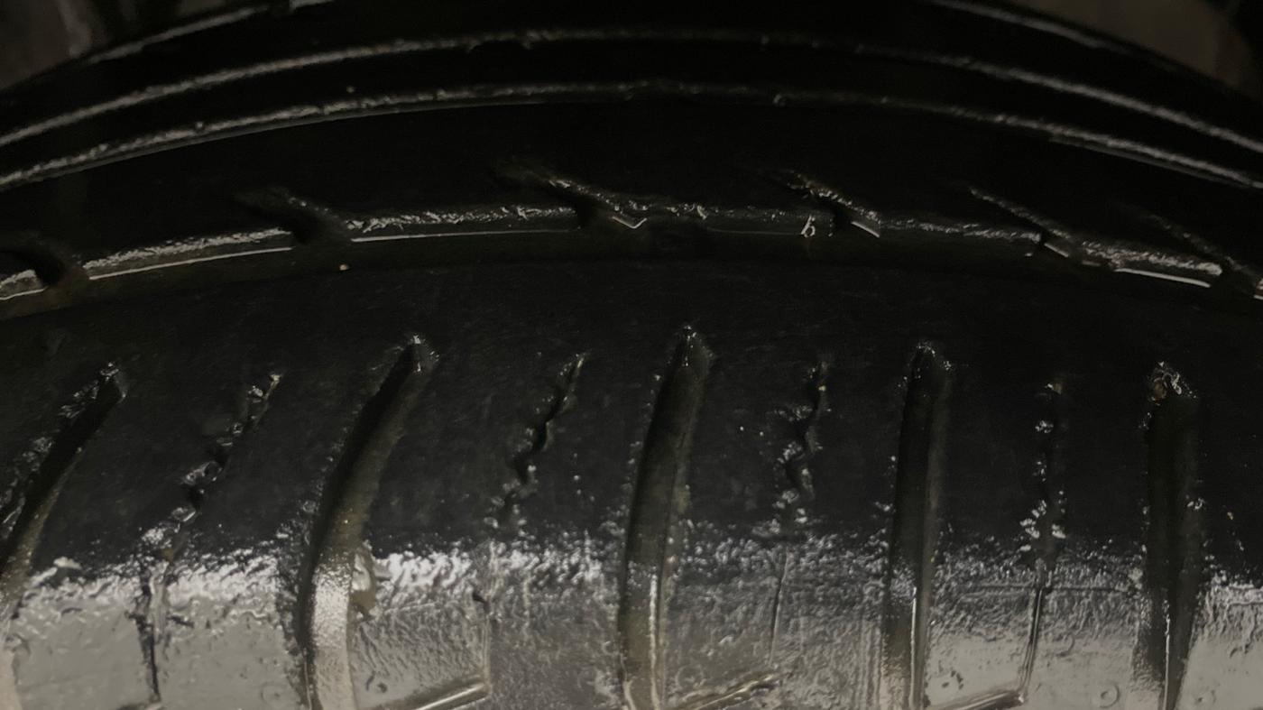 2015 Ford Ecosport TITANIUM 1.5L DIESEL, Diesel, Manual, 97,762 km, Left Front Tyre Tread