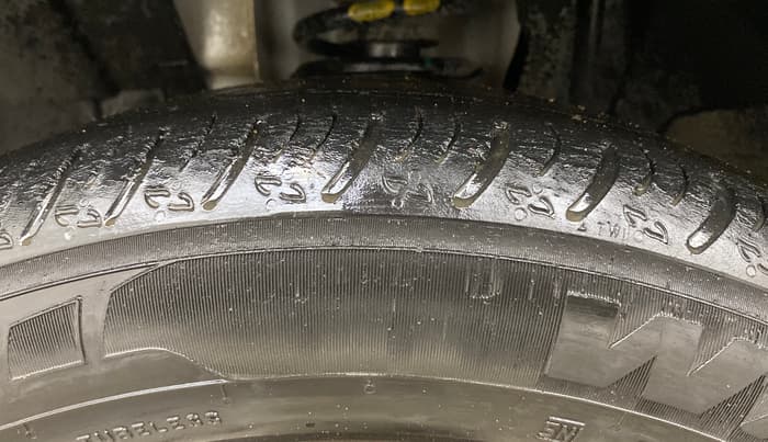 2021 Nissan MAGNITE XV PREMIUM, Petrol, Manual, 38,378 km, Left Front Tyre Tread