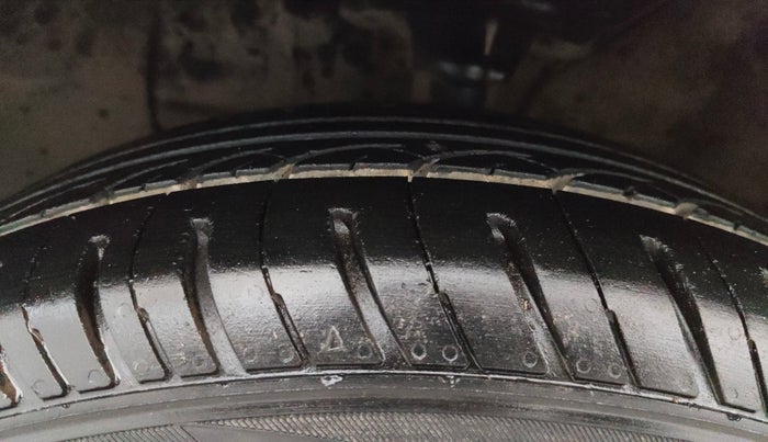 2017 Hyundai Elite i20 SPORTZ 1.2, CNG, Manual, 73,687 km, Left Front Tyre Tread