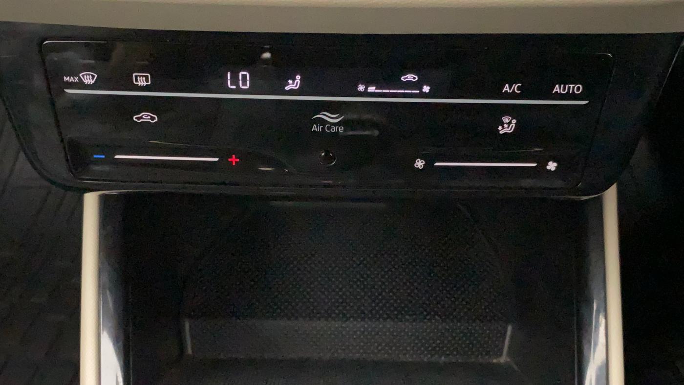 2022 Skoda SLAVIA AMBITION 1.0L TSI AT, Petrol, Automatic, 9,900 km, Automatic Climate Control