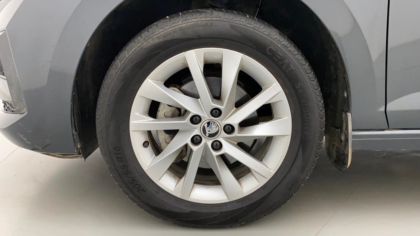 2022 Skoda SLAVIA AMBITION 1.0L TSI AT, Petrol, Automatic, 9,900 km, Left Front Wheel
