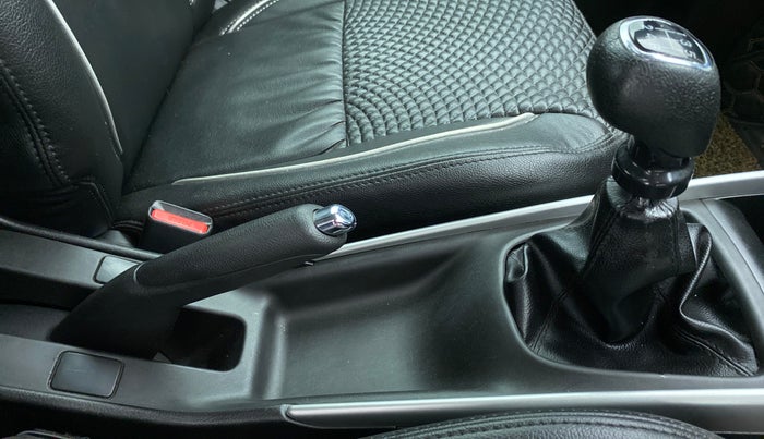 2015 Maruti Baleno ALPHA DDIS 190, Diesel, Manual, 62,087 km, Gear Lever
