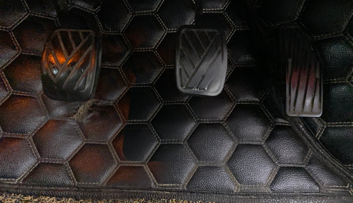 2015 Maruti Baleno ALPHA DDIS 190, Diesel, Manual, 62,087 km, Pedals