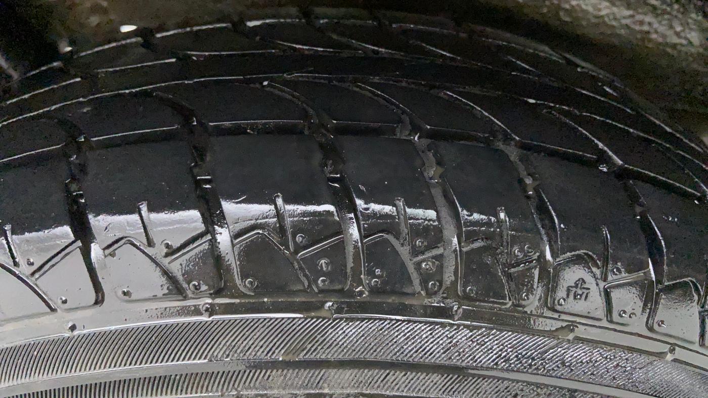 2014 Maruti Wagon R 1.0 LXI CNG, CNG, Manual, 84,055 km, Right Front Tyre Tread