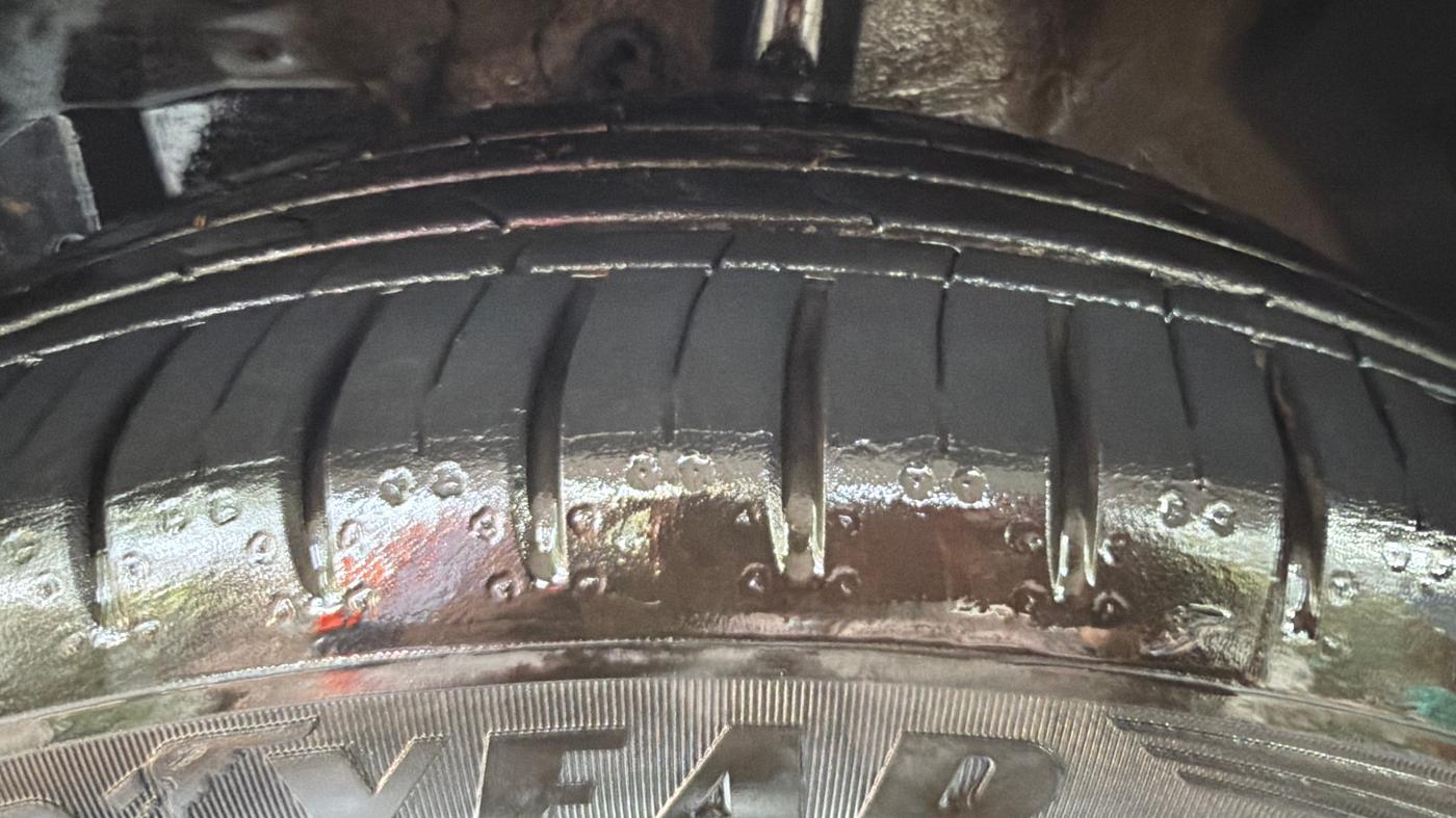 2024 MG HECTOR PLUS Select Pro 1.5 MT 7 STR, Petrol, Manual, 19,342 km, Left Front Tyre Tread