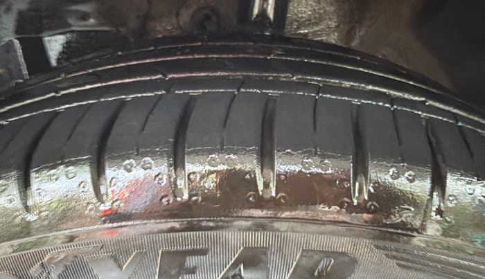2024 MG HECTOR PLUS Select Pro 1.5 MT 7 STR, Petrol, Manual, 19,342 km, Left Front Tyre Tread