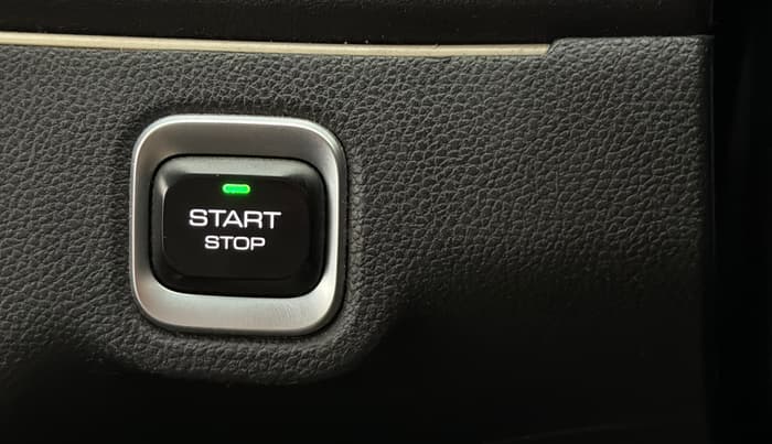 2024 MG HECTOR PLUS Select Pro 1.5 MT 7 STR, Petrol, Manual, 19,342 km, Keyless Start/ Stop Button