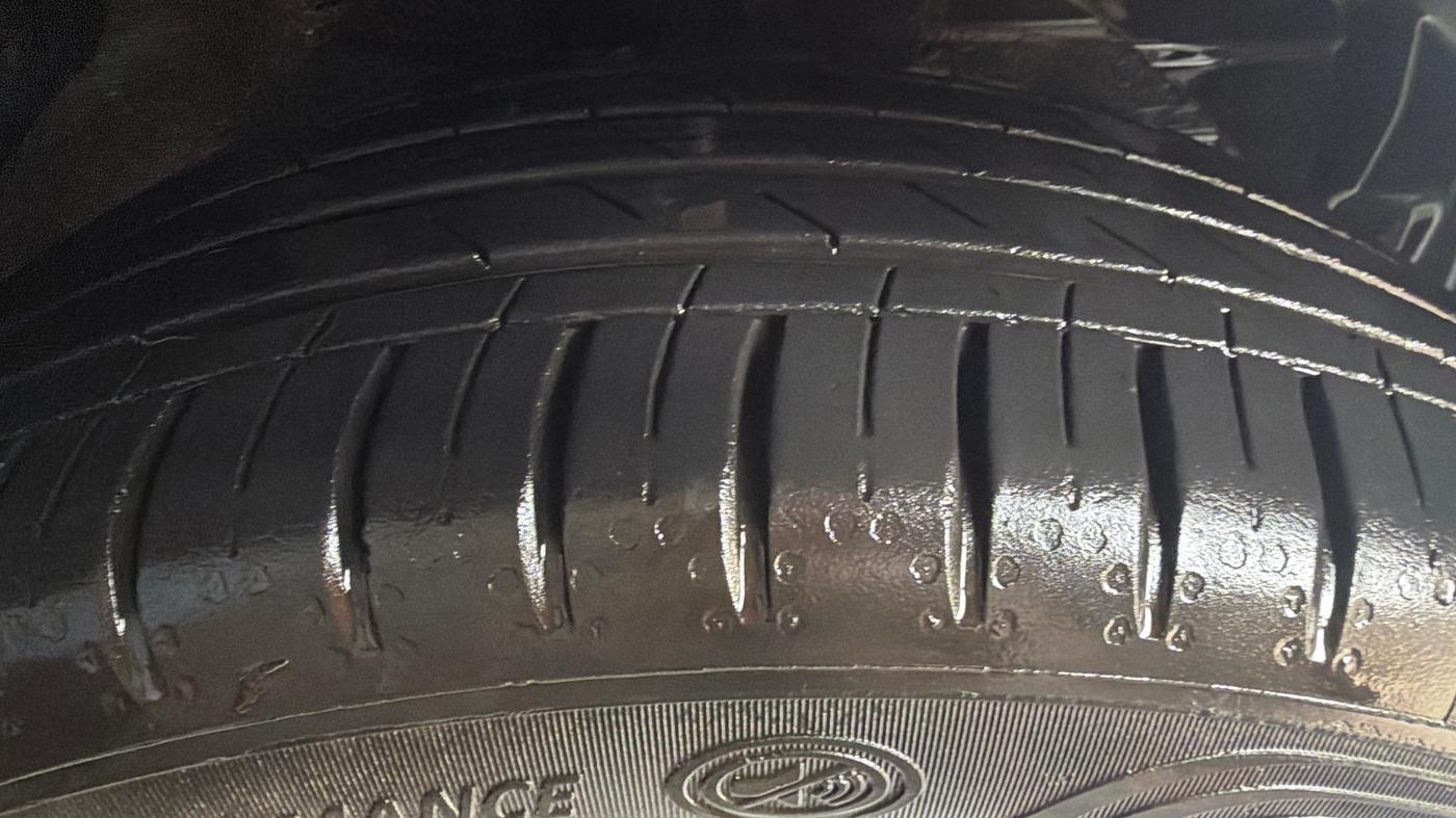 2024 MG HECTOR PLUS Select Pro 1.5 MT 7 STR, Petrol, Manual, 19,342 km, Right Front Tyre Tread
