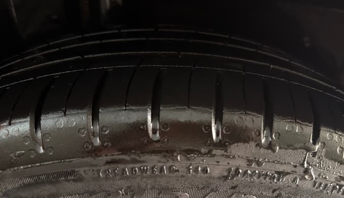 2024 MG HECTOR PLUS Select Pro 1.5 MT 7 STR, Petrol, Manual, 19,342 km, Right Rear Tyre Tread