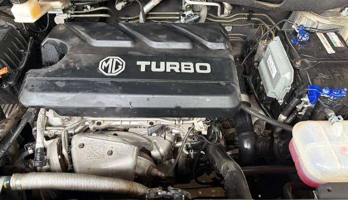 2024 MG HECTOR PLUS Select Pro 1.5 MT 7 STR, Petrol, Manual, 19,342 km, Engine View
