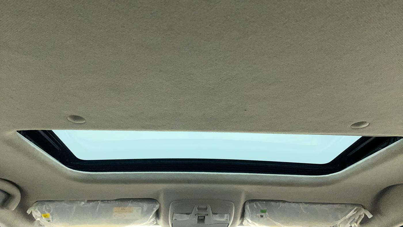 2022 Maruti BREZZA ZXI SMART HYBRID DUAL TONE, Petrol, Manual, 28,284 km, Moonroof/ Sunroof