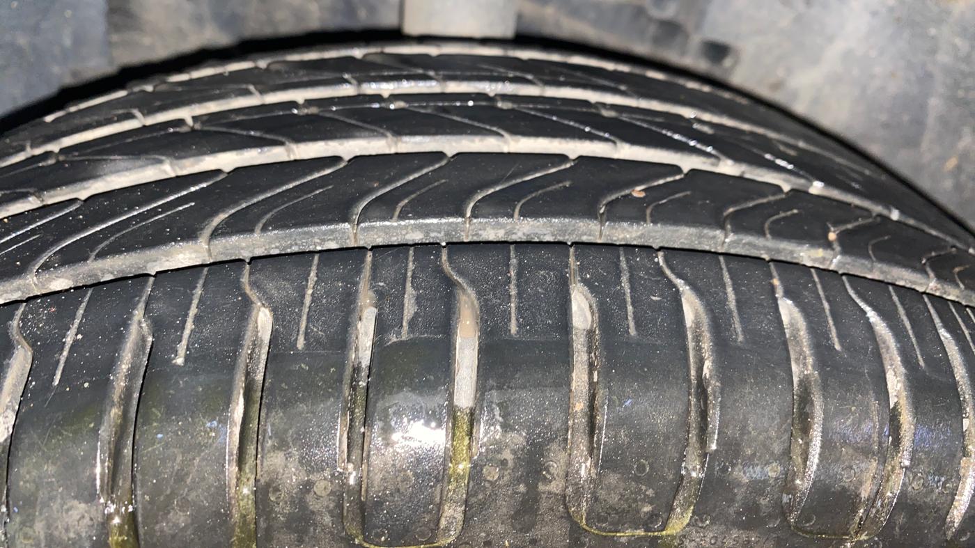 2019 Tata NEXON XM PETROL, Petrol, Manual, 60,650 km, Right Front Tyre Tread