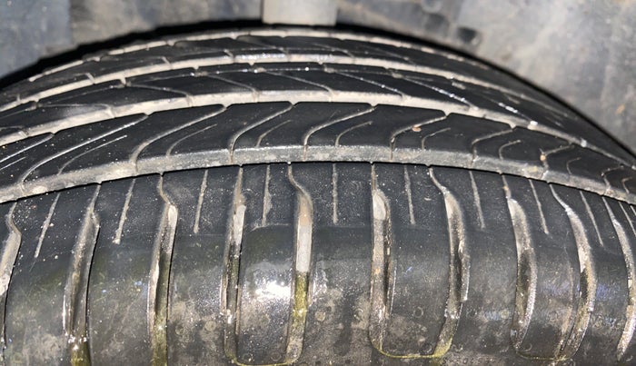 2019 Tata NEXON XM PETROL, Petrol, Manual, 60,650 km, Right Front Tyre Tread