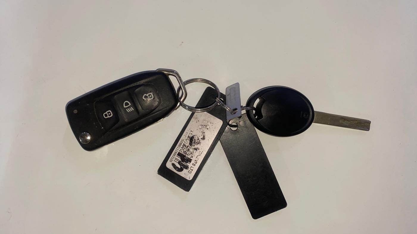 2019 Tata NEXON XM PETROL, Petrol, Manual, 60,650 km, Key Close Up