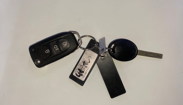 2019 Tata NEXON XM PETROL, Petrol, Manual, 60,650 km, Key Close Up