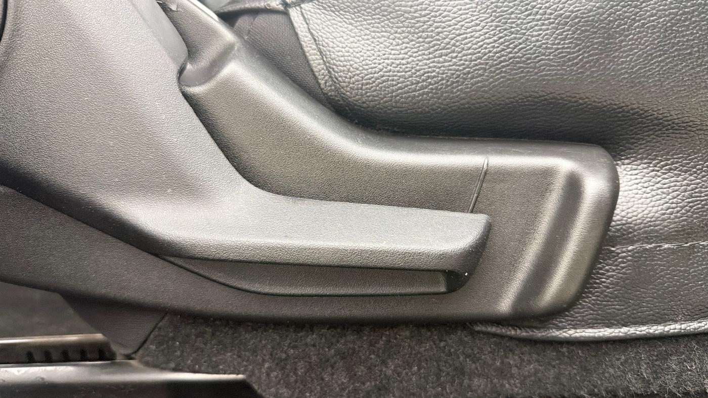 2024 Maruti Swift LXI, Petrol, Manual, 13,029 km, Driver Side Adjustment Panel